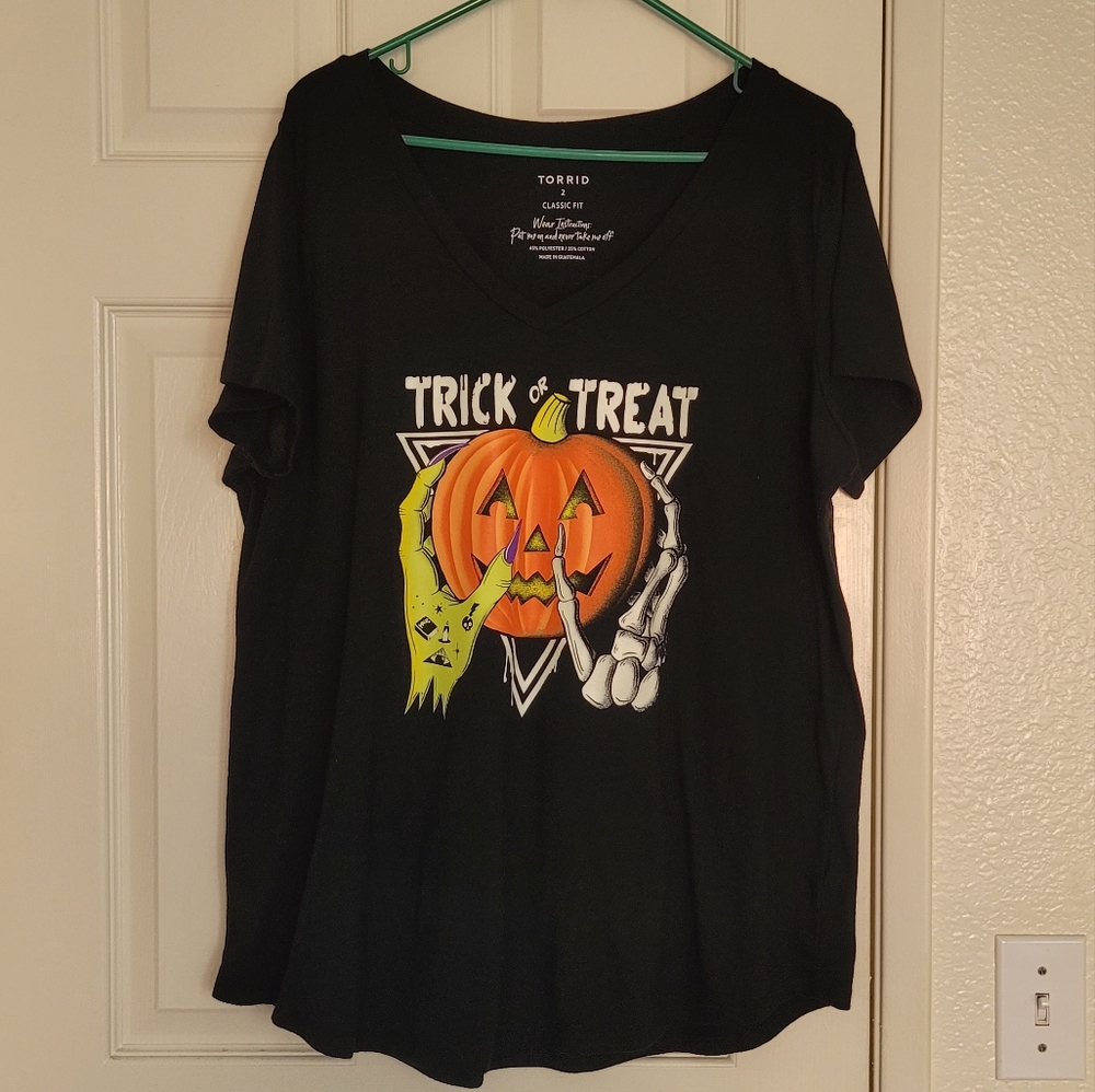 Torrid Halloween T-Shirt Size 2